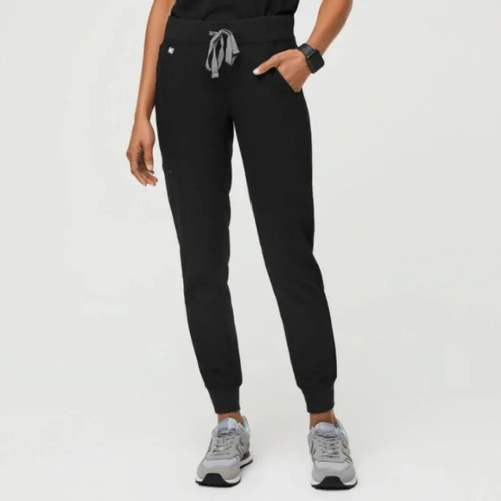 FIGS Zamora Jogger Scrub Pants in Black